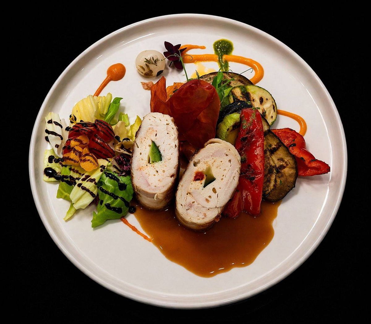 Rulou de Curcan în Bacon cu Cartof Dulce și Legume la Grătar